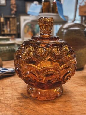 Vintage L.E. Smith “Moon & Stars” lidded candy dish